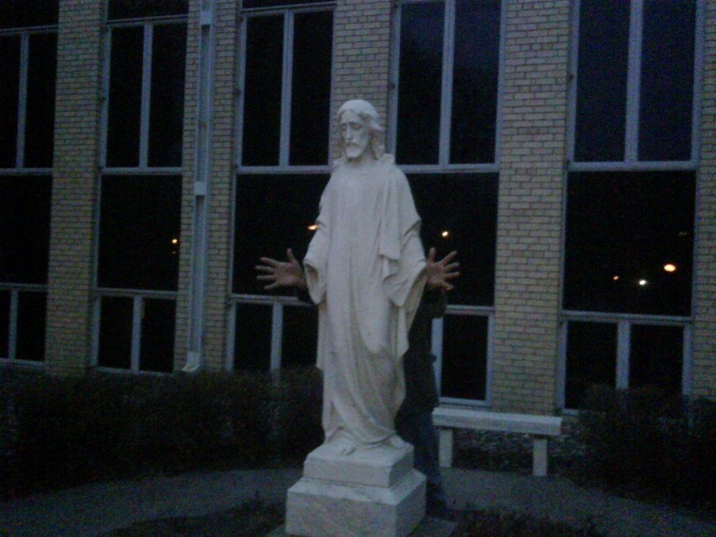 IMG00035-20091113-1643 Jesus No Hands